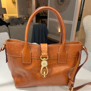 The Dooney & Bourke Florentine Amelie Tote in natural tan